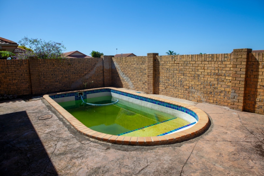 3 Bedroom Property for Sale in Blombosch Western Cape